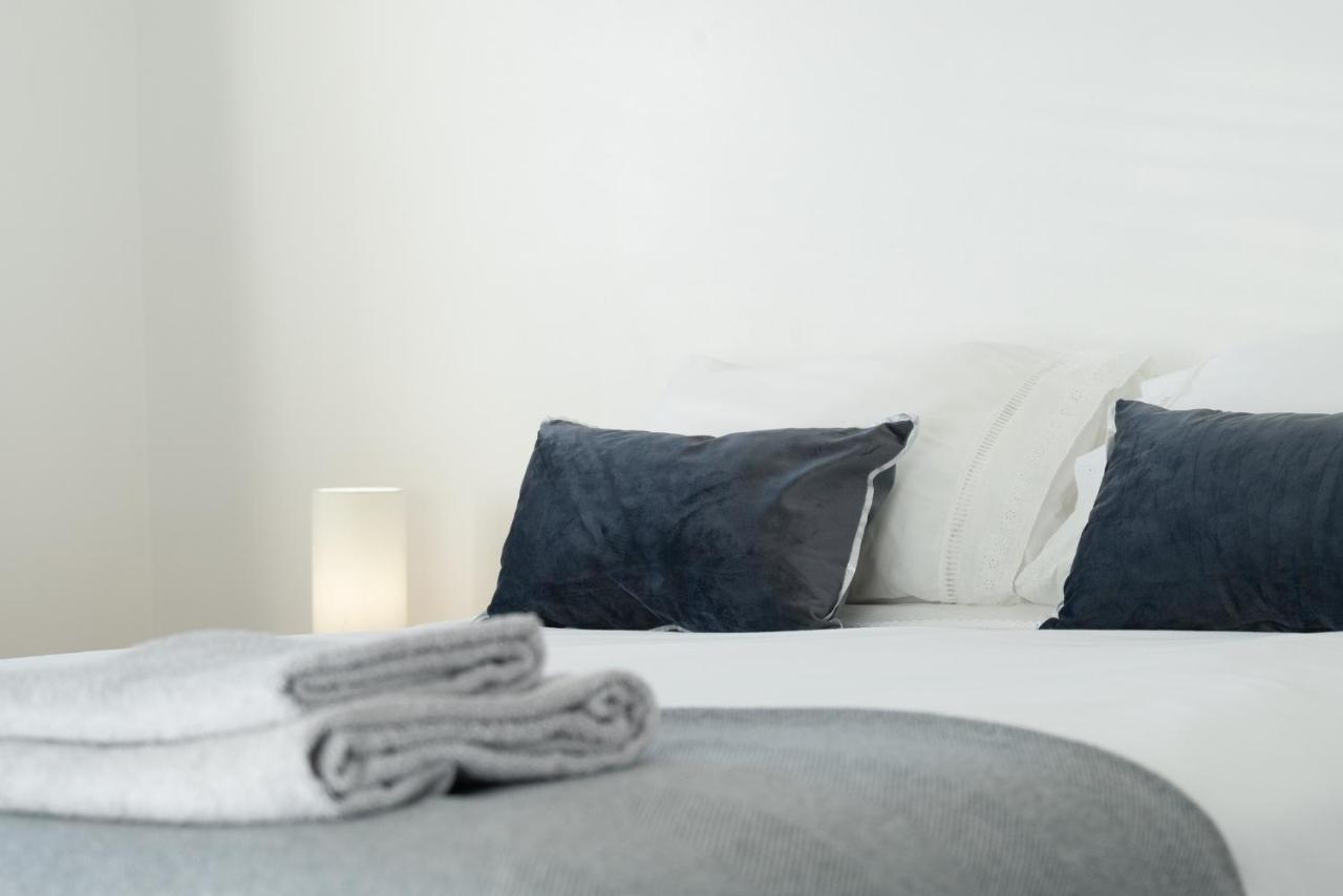 Dwellcome Home Ltd 2 King Beds West End Apt, Half Mile To Union Street Yet Quiet, Free Allocated Parking Space At Rear Entrance & Fast Wifi, Ideal For Long Term Contractor, Corporate, Etc Stays, Regular Housekeeping Option - See Our Site For Assuranc Aberdeen Exterior foto