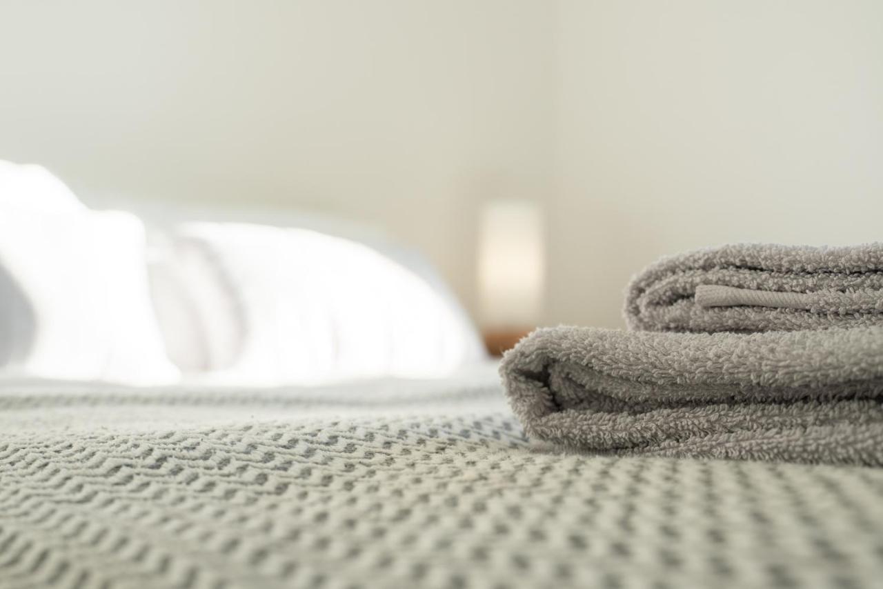 Dwellcome Home Ltd 2 King Beds West End Apt, Half Mile To Union Street Yet Quiet, Free Allocated Parking Space At Rear Entrance & Fast Wifi, Ideal For Long Term Contractor, Corporate, Etc Stays, Regular Housekeeping Option - See Our Site For Assuranc Aberdeen Exterior foto