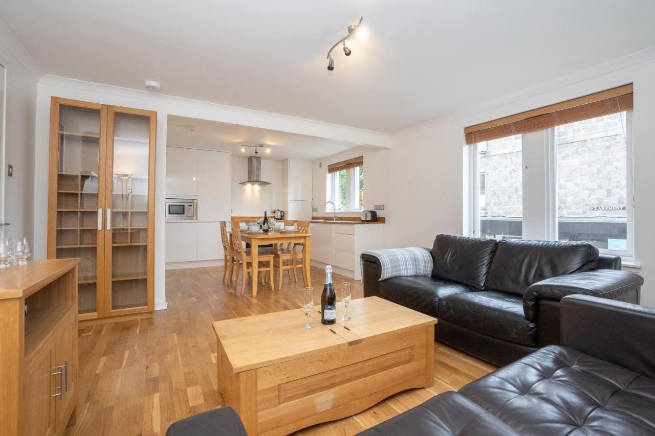 Dwellcome Home Ltd 2 King Beds West End Apt, Half Mile To Union Street Yet Quiet, Free Allocated Parking Space At Rear Entrance & Fast Wifi, Ideal For Long Term Contractor, Corporate, Etc Stays, Regular Housekeeping Option - See Our Site For Assuranc Aberdeen Exterior foto